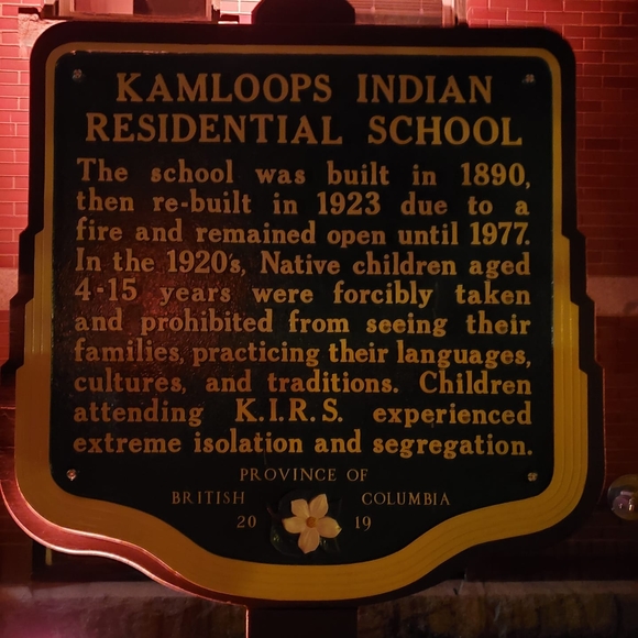 Meet your Posher, Joanne - Picture 1 of 2